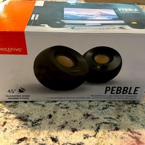 NWT Pebble Desktop Speakers USB